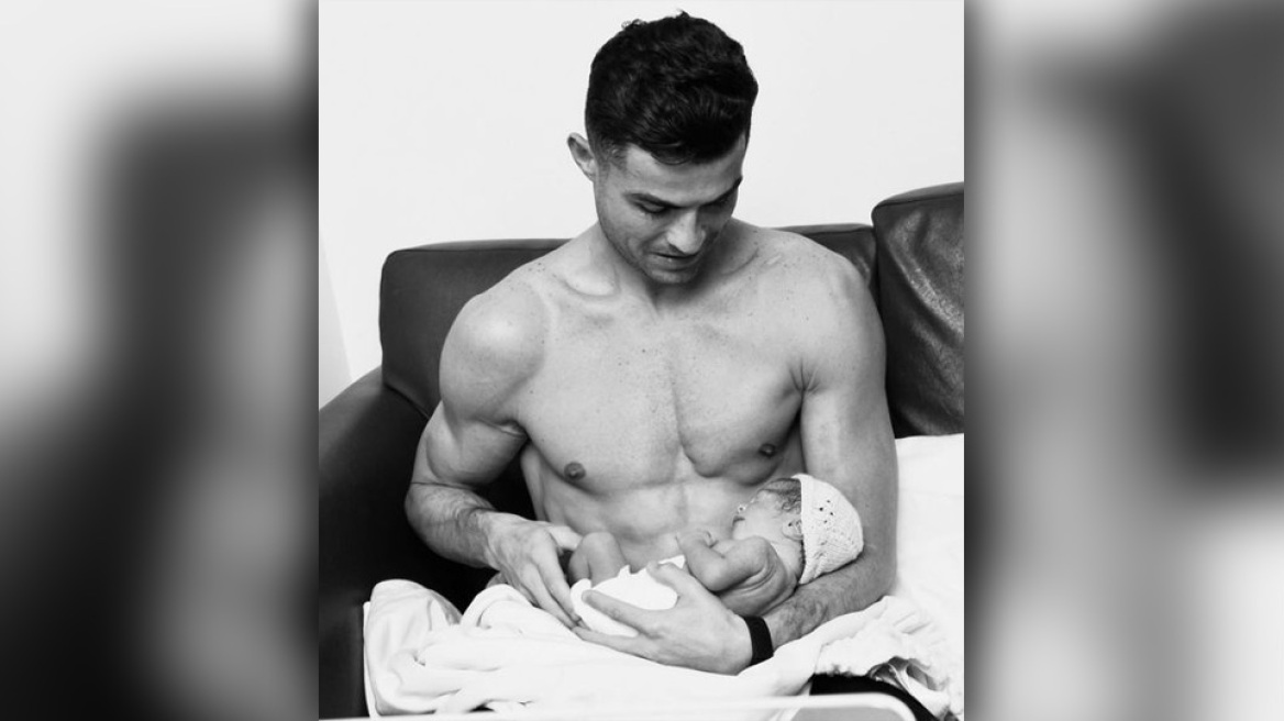 Κριστιάνο Ρονάλντο: Ανέβασε φωτογραφία με τη νεογέννητη κόρη του 