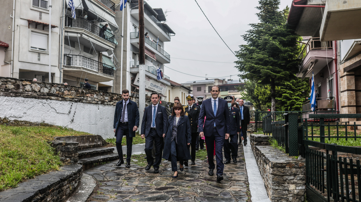 Κατερίνα Σακελλαροπούλου: Επισκέφθηκε το «κτήμα του κυρ Γιάννη» στη Νάουσα