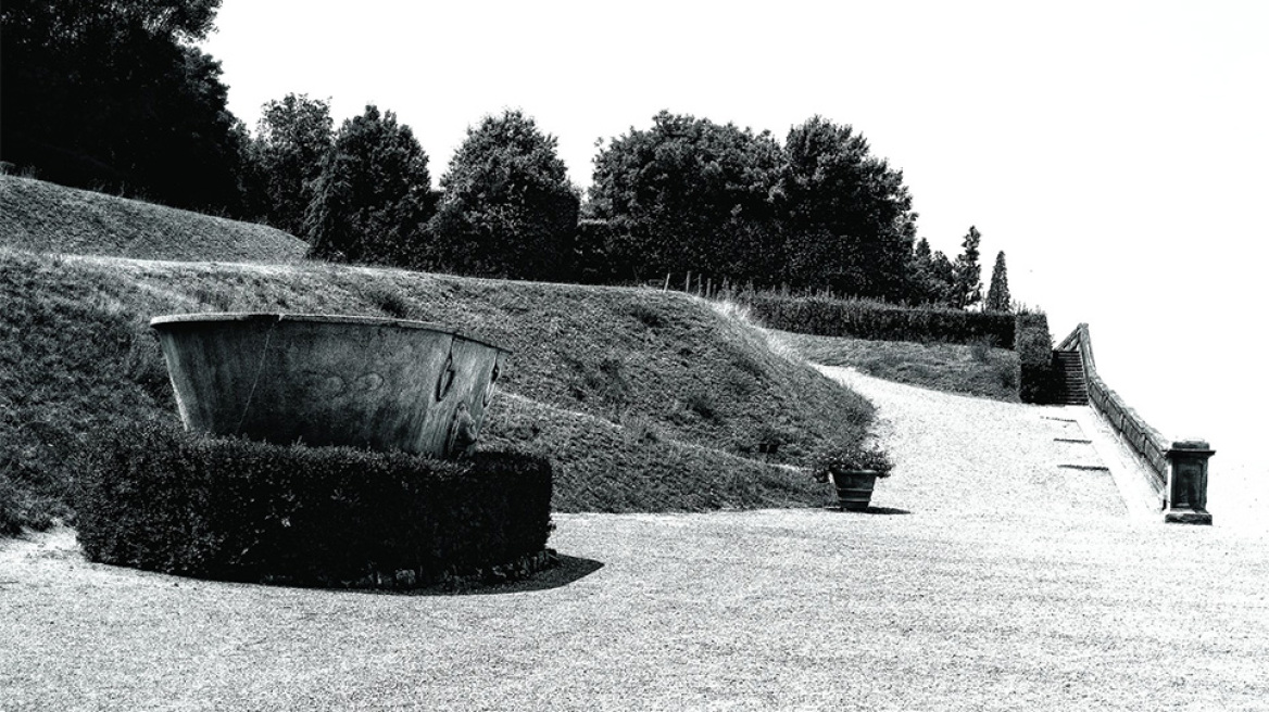 Παρουσίαση Φωτογραφικού Λευκώματος «Θύρες Κλειστές»