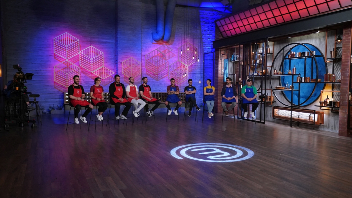 MasterChef 2022: Ποιος θα φορέσει τη λευκή ποδιά, εξασφαλίζοντας τη θέση του στο διαγωνισμό;
