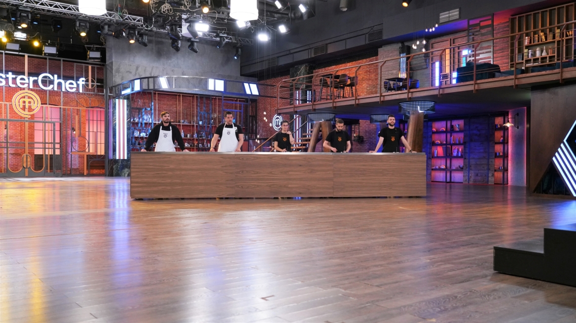 MasterChef 2022: Η κόκκινη ομάδα καλείται να καταλογίσει τις ευθύνες της ήττας και να ψηφίσει ανάλογα