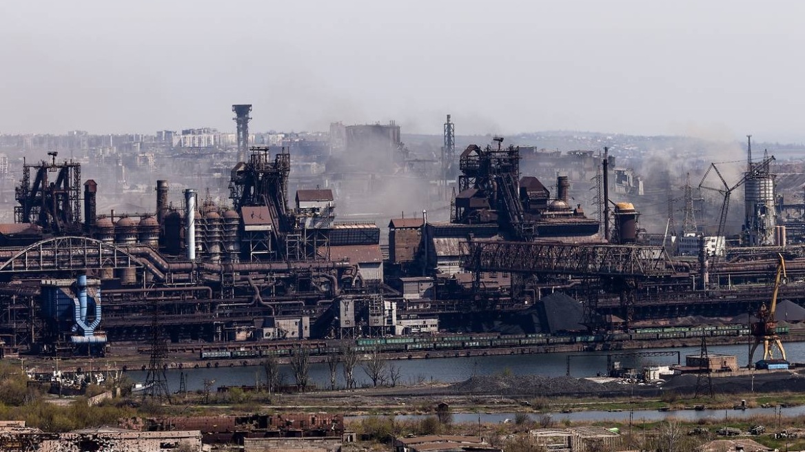 Πόλεμος στην Ουκρανία: Άμαχοι και βαριά τραυματίες απομακρύνθηκαν από το Αζοφστάλ λέει το Τάγμα Αζόφ