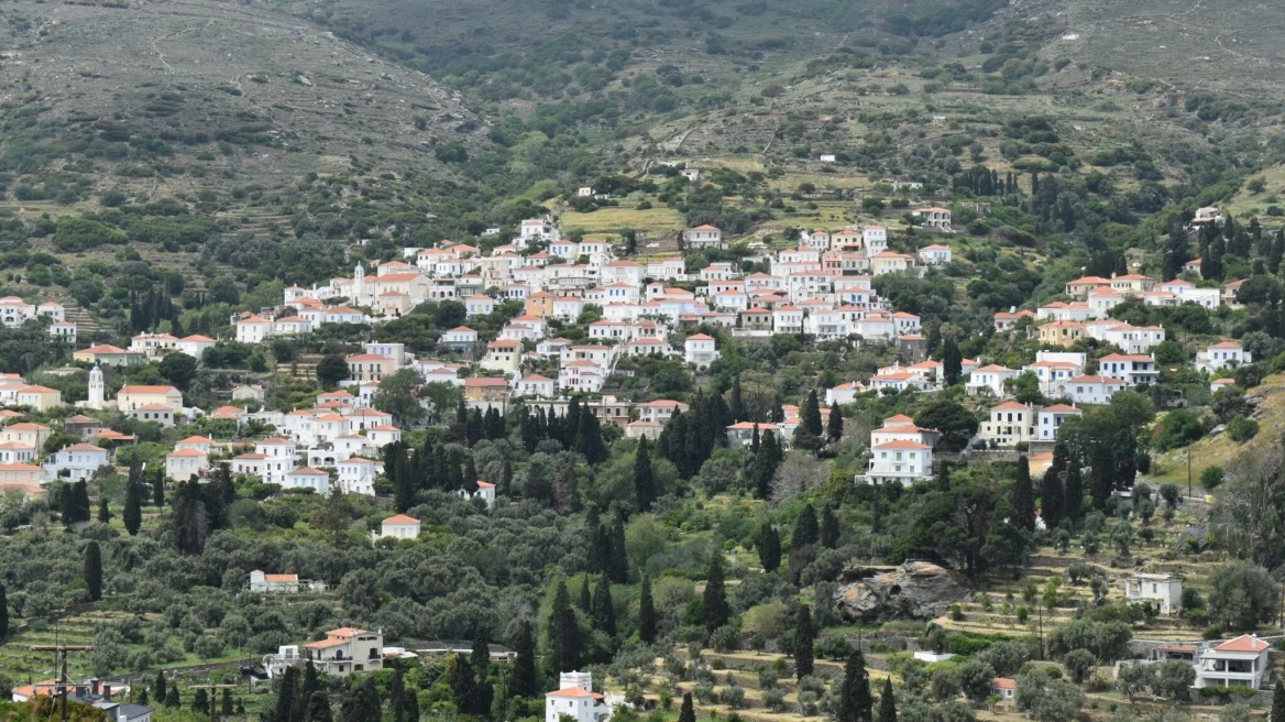 5 καταπράσινες εξορμήσεις με βάση τη Χώρα της Άνδρου -Oργιώδης βλάστηση, τρεχούμενα νερά, φημισμένες πηγές 