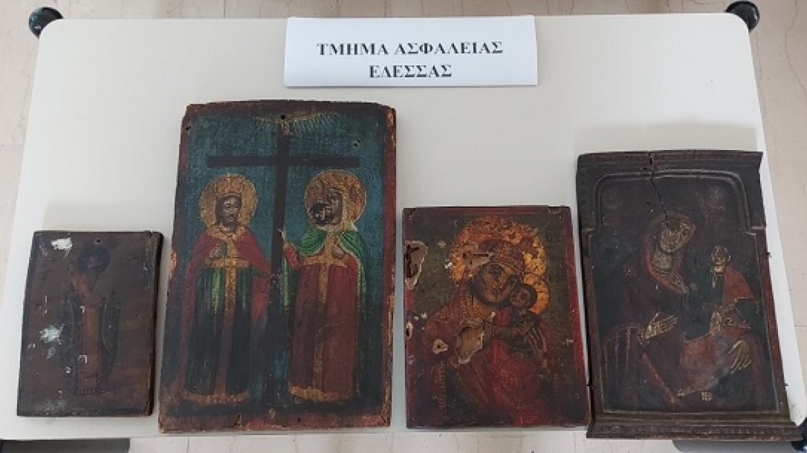 Γιαννιτσά: Έβγαλαν στο «σφυρί» παμπάλαια εικόνα και περίστροφο replica