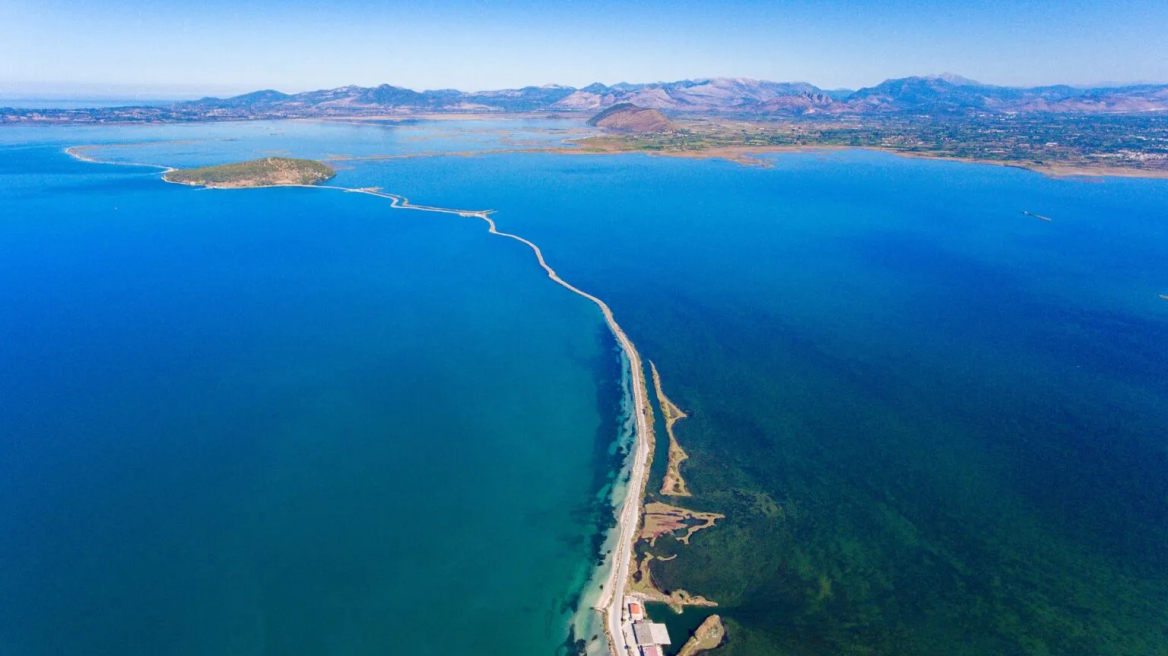 Κορωνησία: Ένα μικρό νησί-εμπειρία σε έναν ανεξερεύνητο κόλπο της Ελλάδας 