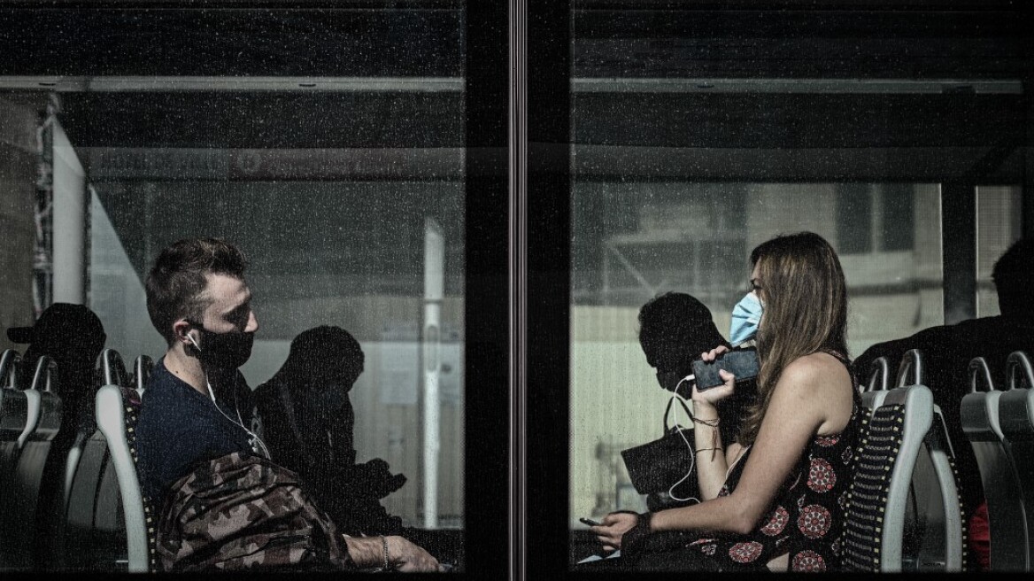 Γαλλία: Η χρήση της μάσκας δεν θα είναι υποχρεωτική στα μέσα μαζικής μεταφοράς