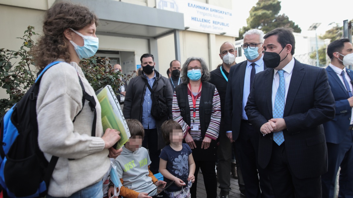 Μηταράκης - Βούλτεψη συζήτησαν για τα συνόδευτα ανήλικα με ειδική εκπρόσωπο του ΟΗΕ