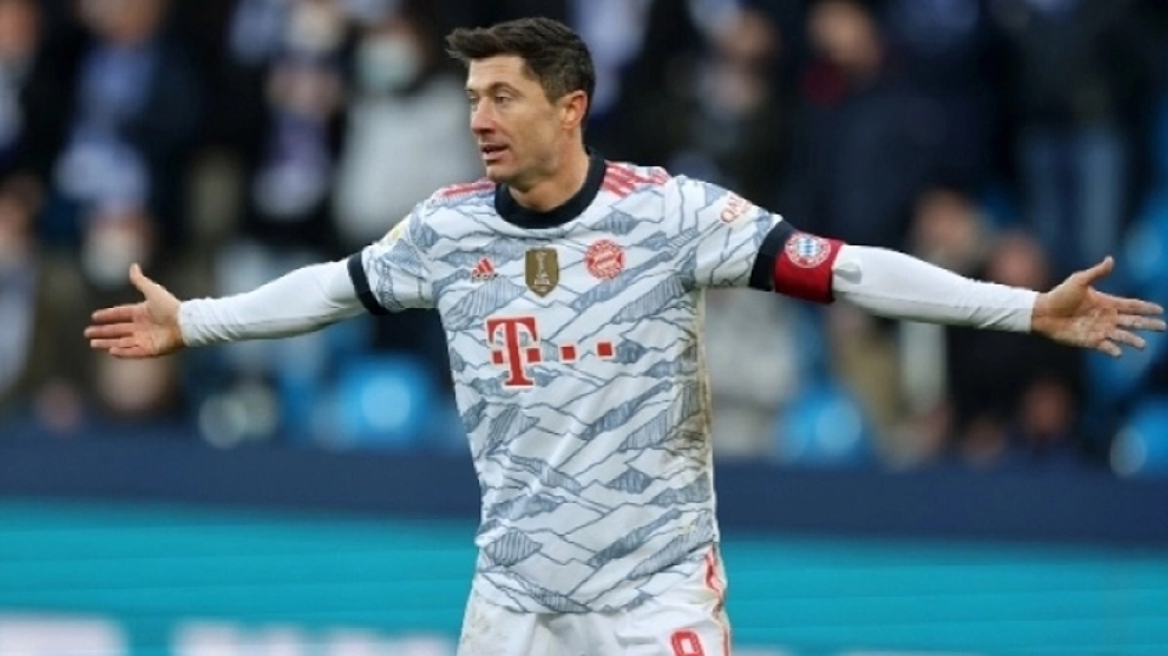 Λεβαντόφσκι σε Σαλιχάμιντζιτς: «Τέλος, δεν ανανεώνω το συμβόλαιο»