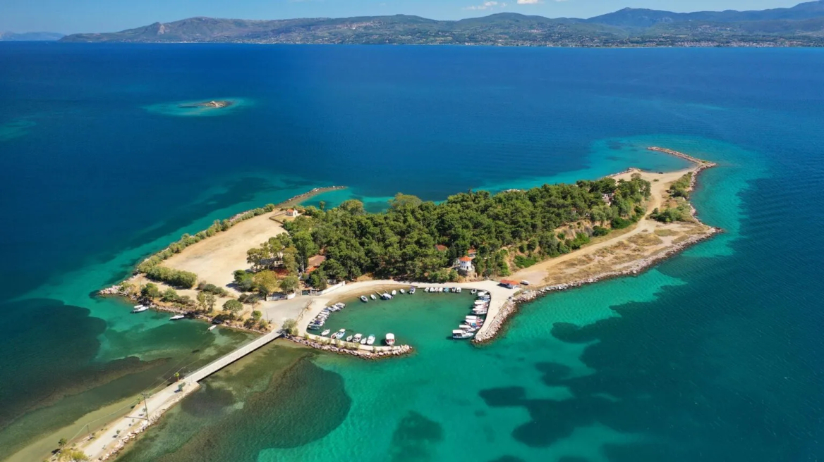 Ένα άγνωστο νησάκι με παραδείσια νερά 1,5 ώρα από την Αθήνα -Το αποκαλούσαν «Νησί των Ονείρων»