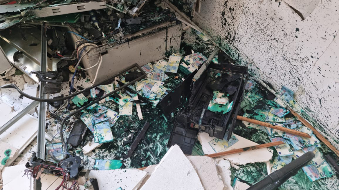 Οι ληστές του ΑΤΜ της Τρ. Πειραιώς έφυγαν με βαμμένα και άχρηστα χαρτονομίσματα