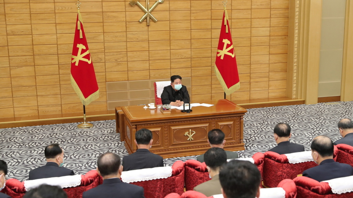 Βόρεια Κορέα: Ο Κιμ Γιονγκ Ουν ζητά ενότητα ενώ τα κρούσματα κορωνοϊού αυξάνονται