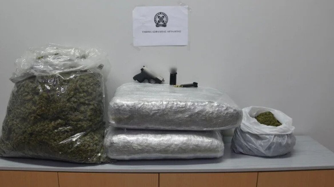 Πάλη αστυνομικών με διακινητές που μετέφεραν 20 κιλά κάνναβης
