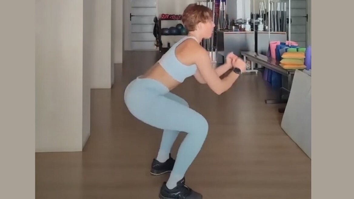 Ώμοι, πόδια και πλάτη: Ασκήσεις ενδυνάμωσης που «ξεκλειδώνουν» τις αρθρώσεις