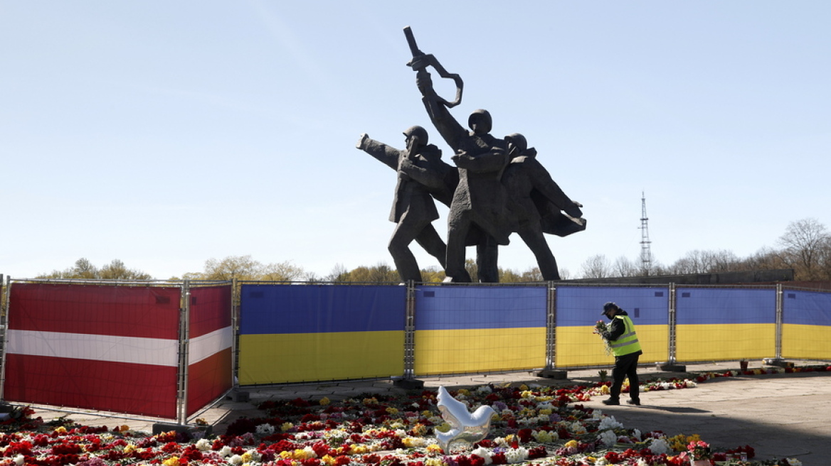 Παραιτήθηκε υπουργός στη Λετονία γιατί επέτρεψε τη διαδήλωση Ρωσόφωνων