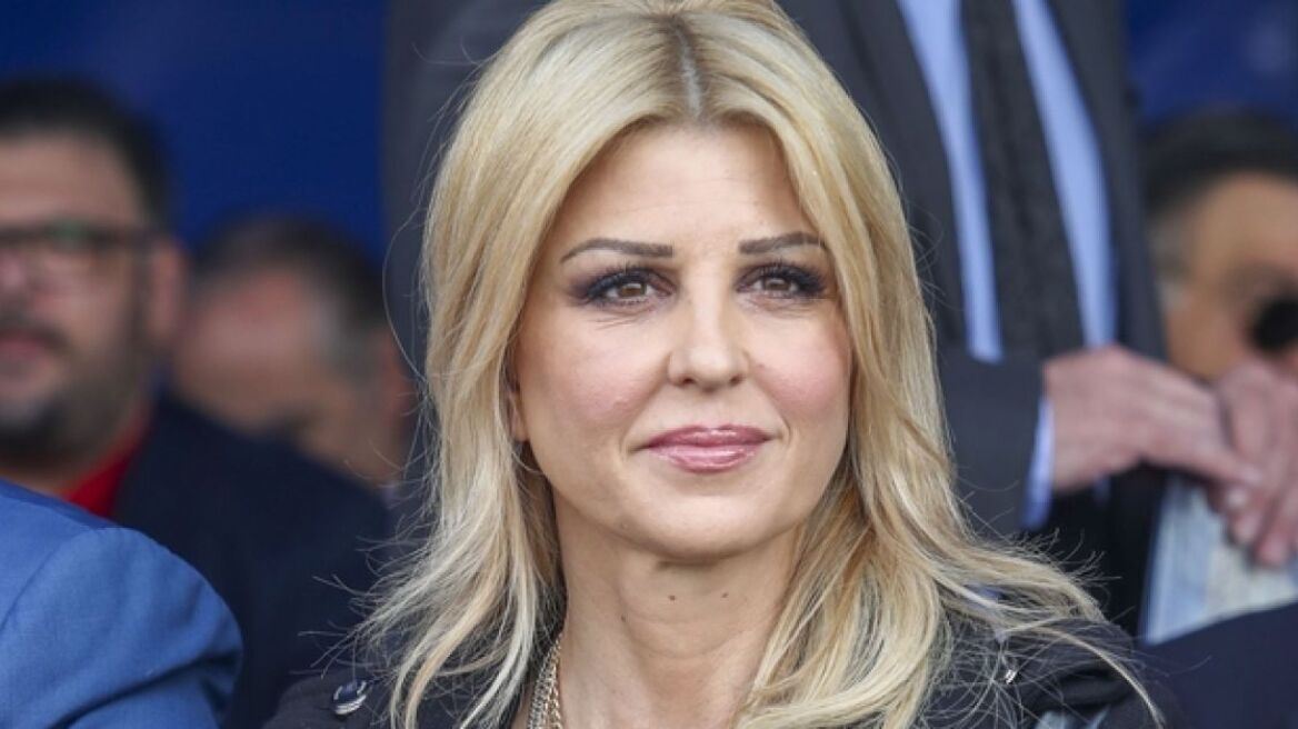 Έλενα Ράπτη: Είχε τα γενέθλιά της και έσβησε κεράκια στην πιο σοκολατένια τούρτα