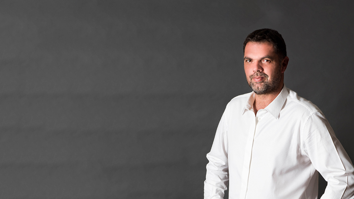 Δημήτρης Παπανικολάου για το σχόλιο του Καπουτζίδη: «Ποτέ δεν αυτοπροσδιοριζόμαστε ως “έξυπνοι” ή “πετυχημένοι”»