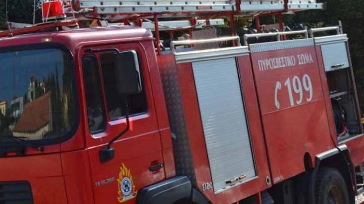Φωτιά σε όχημα έξω από το Χίλτον 