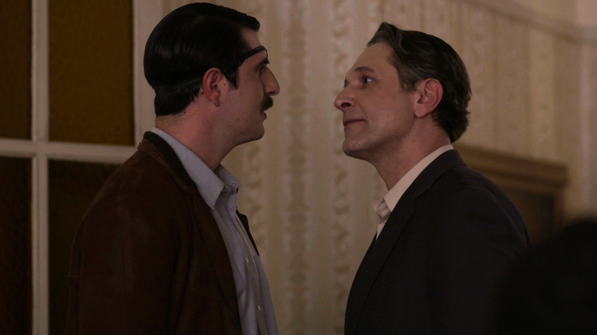 Άγριες Μέλισσες: Ο Ακύλας, έξαλλος, αναγκάζεται να υποχωρήσει με μια υπόσχεση 