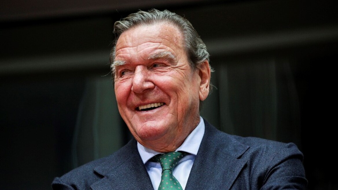 Το SPD κρίνει ότι ο Σρέντερ μπορεί να παραμείνει στο κόμμα