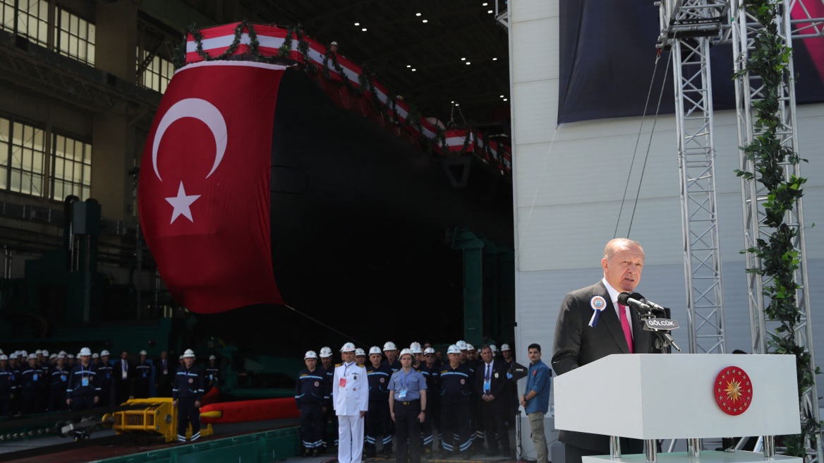 Ο Ερντογάν στην «πανηγυρική» καθέλκυση του πρώτου γερμανικού υποβρυχίου τύπου «Παπανικολής»