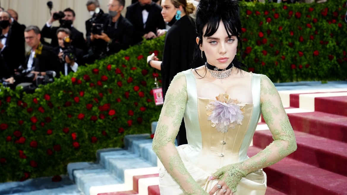 Η Μπίλι Άιλις μίλησε για το παράξενο νευρολογικό σύνδρομο από το οποίο πάσχει: «Είναι εξαντλητικό»