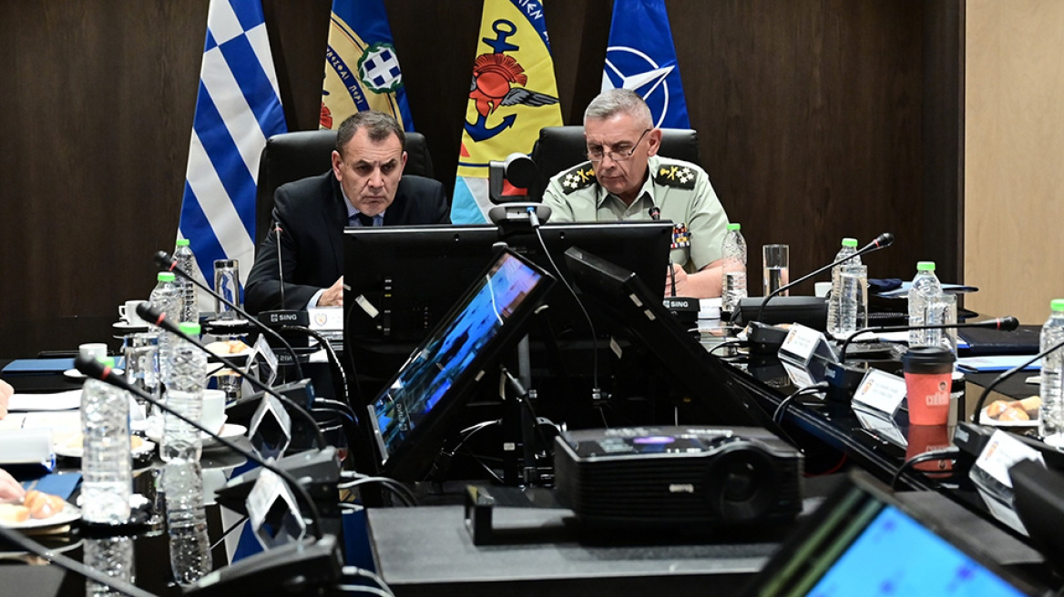 Παναγιωτόπουλος σε ΣΥΡΙΖΑ: Η Ελλάδα βοηθά την Ουκρανία με αμυντικό υλικό από τα αποθέματά της