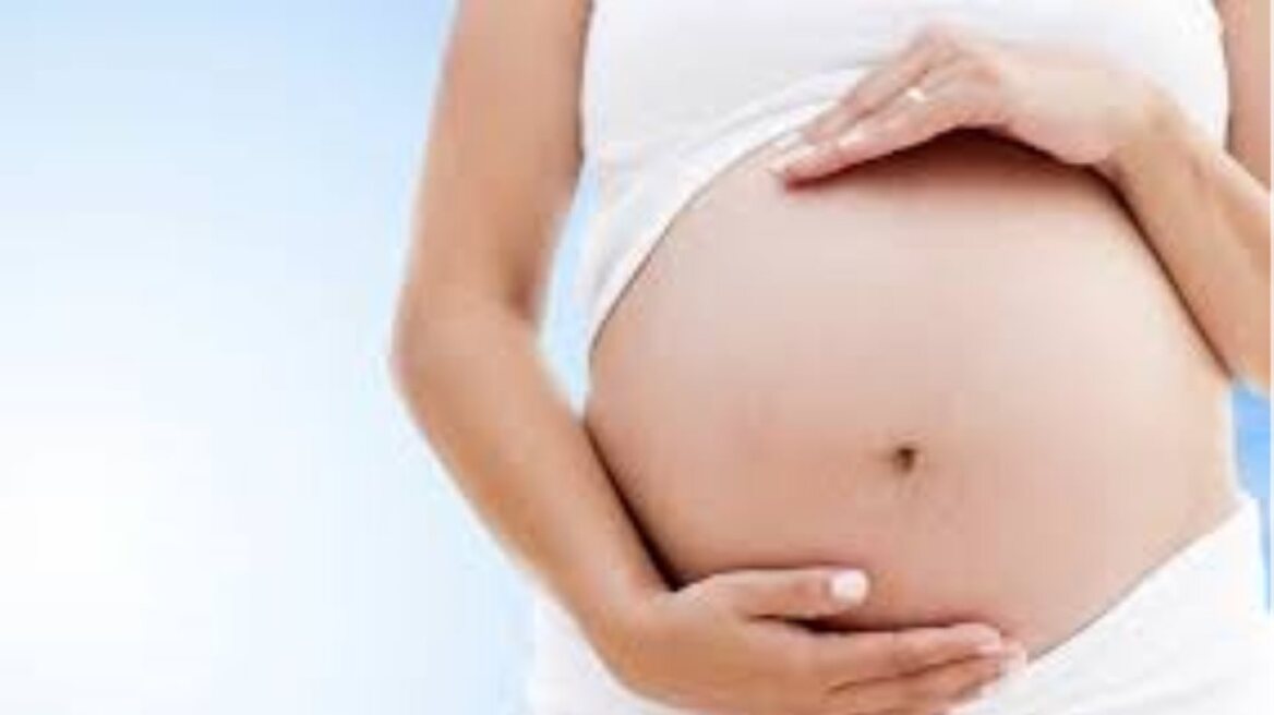 Η Μόσχα σχεδιάζει να απαγορεύσει στους ξένους να χρησιμοποιούν τις παρένθετες μητέρες της