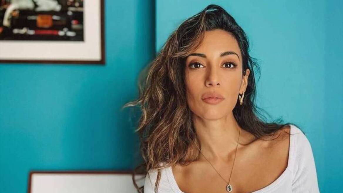 Η Ευγενία Σαμαρά συστήνει στο κοινό τη μητέρα της