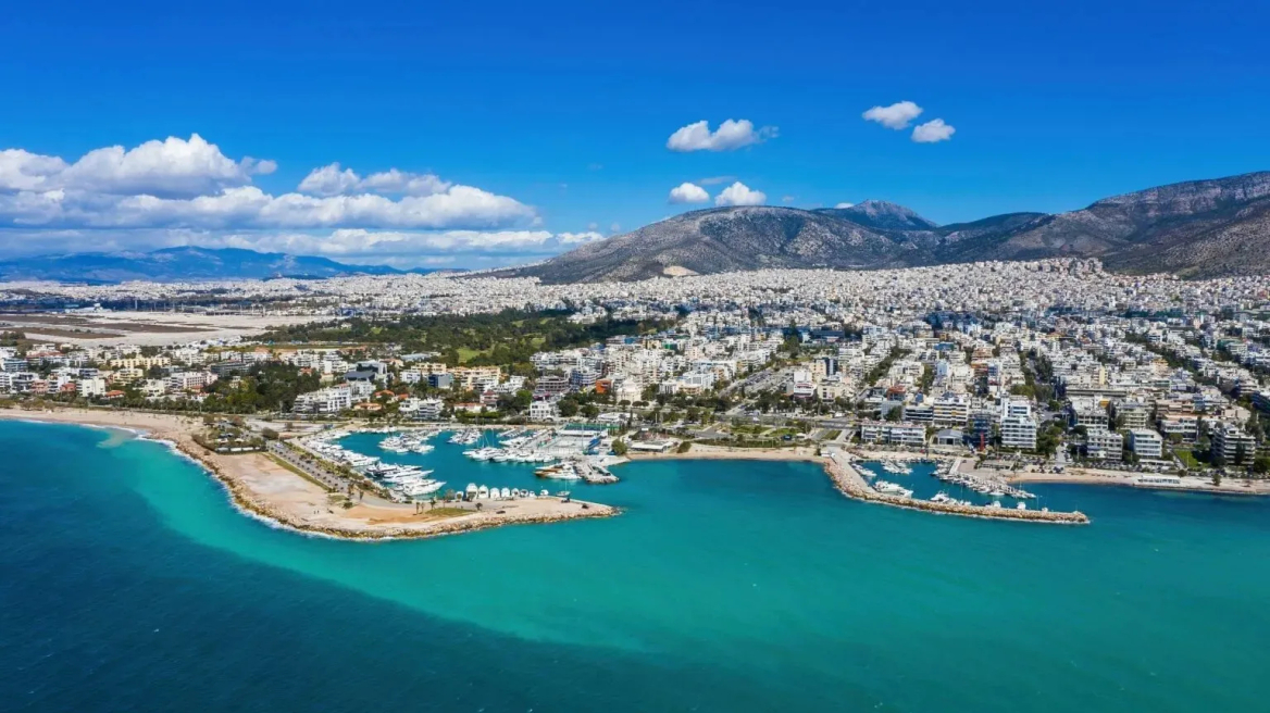 4 επαγγελματικά ακίνητα-ευκαιρίες στην Αθήνα, τη Θεσσαλονίκη και τον Πειραιά