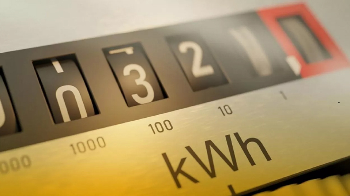 Citi: Το 2024 μπορεί να δίνουμε το 5% του εισοδήματός μας στους λογαριασμούς ρεύματος