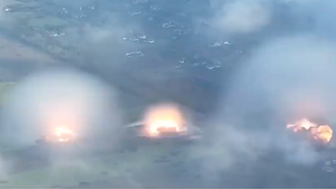 Βίντεο με ισχυρές εκρήξεις από βαριά «μη πυρηνικά όπλα» έδωσε στη δημοσιότητα το Κίεβο