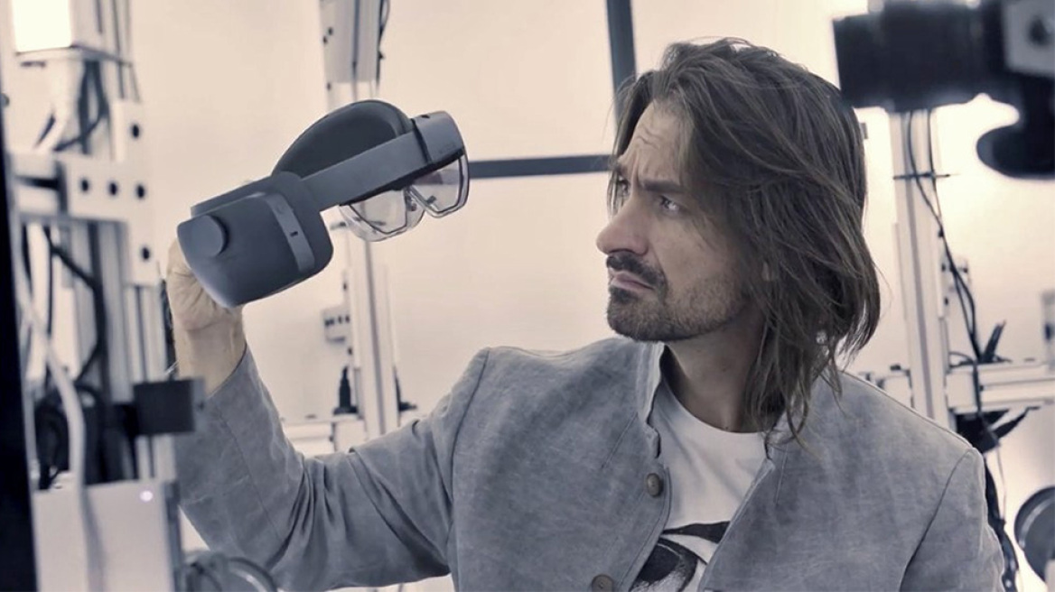 Microsoft: Κορυφαίο στέλεχος έβλεπε λεσβιακό πορνό με γυαλιά εικονικής πραγματικότητας και θώπευε συναδέλφους του