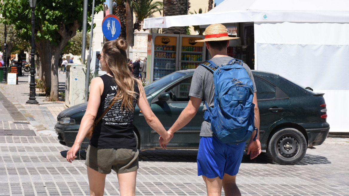 Καιρός: Σκόνη και ζέστη σήμερα - Βροχές και πτώση της θερμοκρασίας αύριο