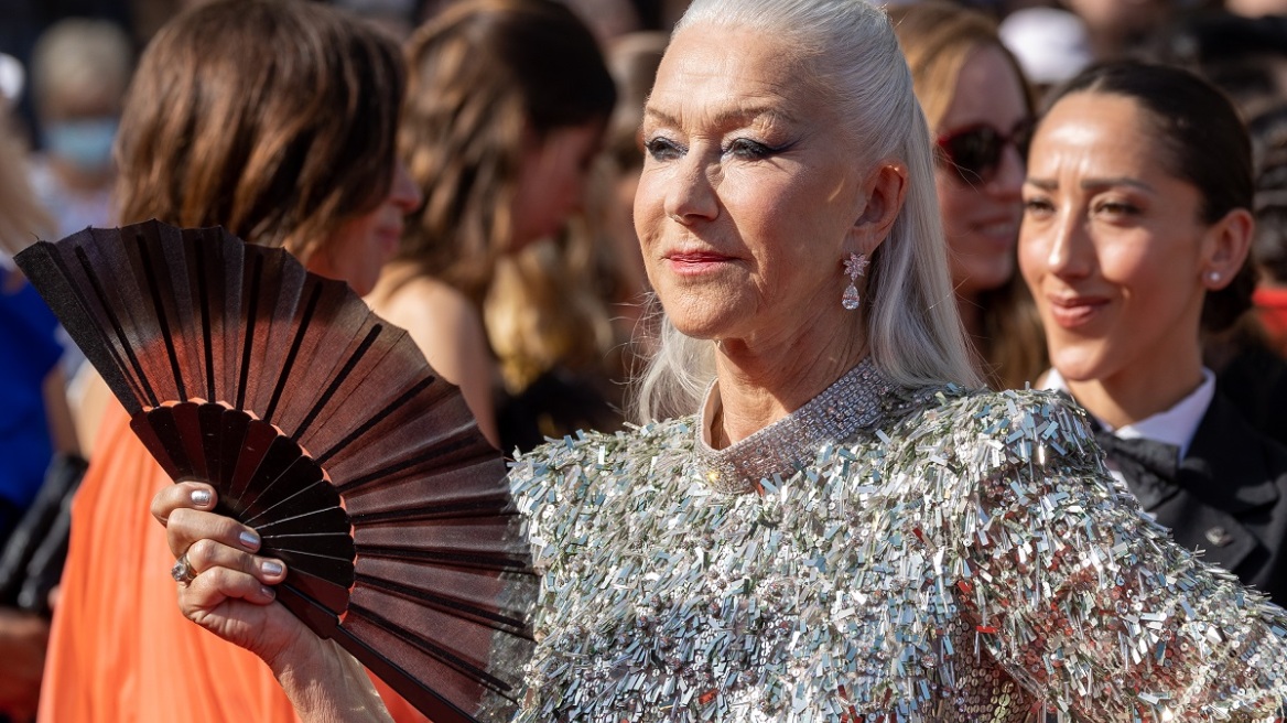 Η 76χρονη Έλεν Μίρεν με απαστράπτουσα τουαλέτα με παγιέτες και extensions στις Κάννες 