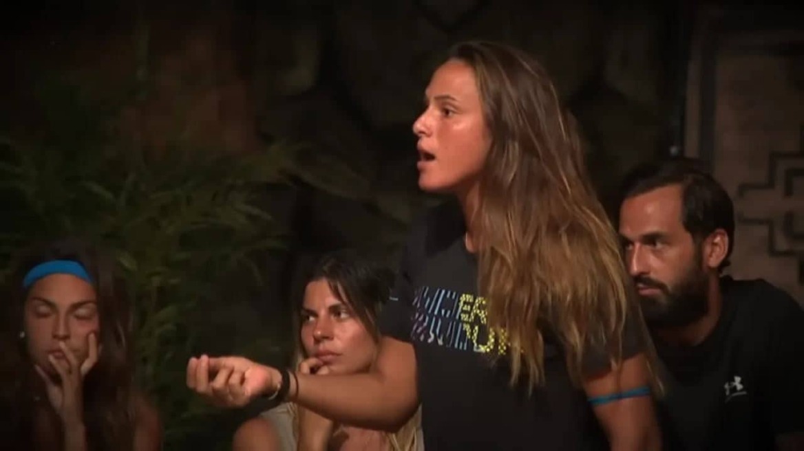 Survivor: Εκτός εαυτού η Ασημίνα με τον Μαρτίκα - «Δεν θα πιάνεις στο στόμα σου αυτό το όνομα»