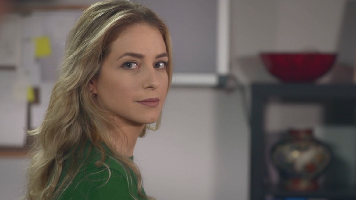 Στα «Τρία Μίλια» ο Γεράσιμος προειδοποιεί τη Φωτεινή να προσέχει τον Ευθύμη