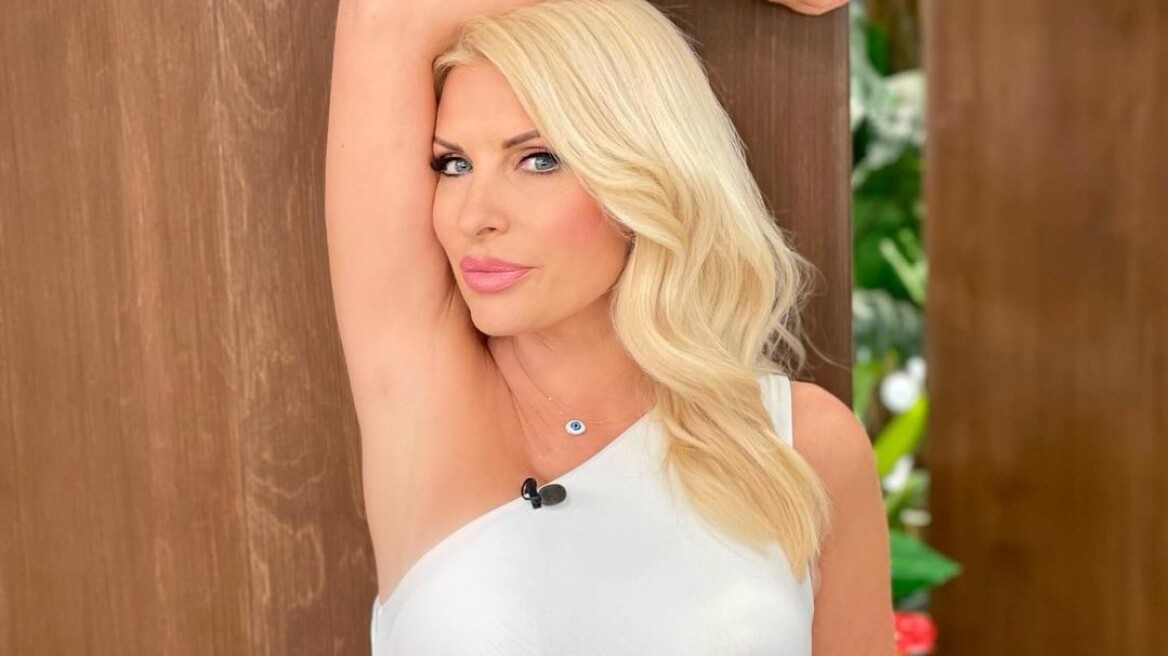 Ελένη Μενεγάκη: «Με είχε ρωτήσει ο Χατζηνικολάου “τα φοράς τα μίνι ε;”»