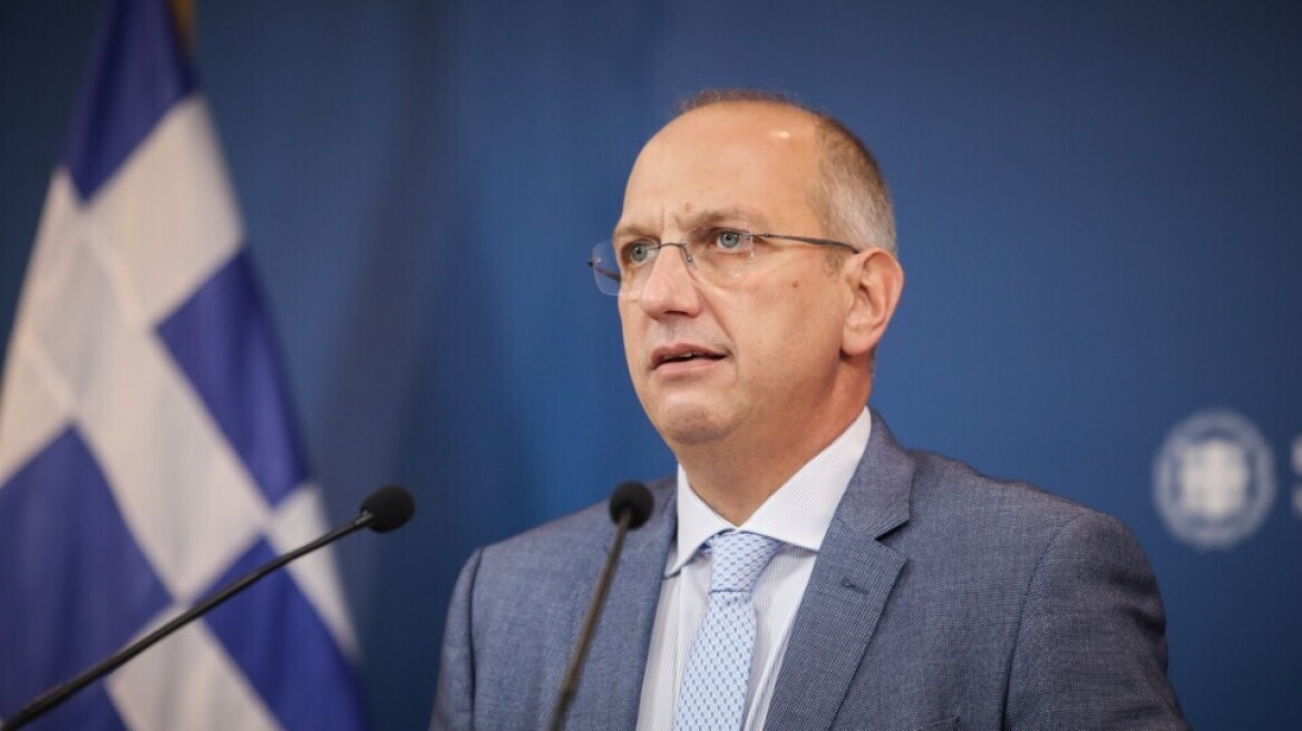  Οικονόμου: Από 1η Ιουλίου ξεκινά ο θεσμός της κάρτας εργασίας