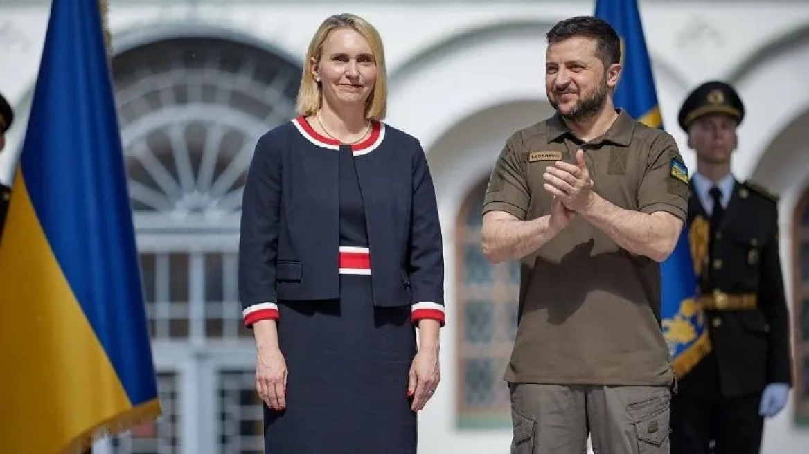 Η νέα πρέσβης των ΗΠΑ στην Ουκρανία επέδωσε τα διαπιστευτήριά της στον Ζελένσκι