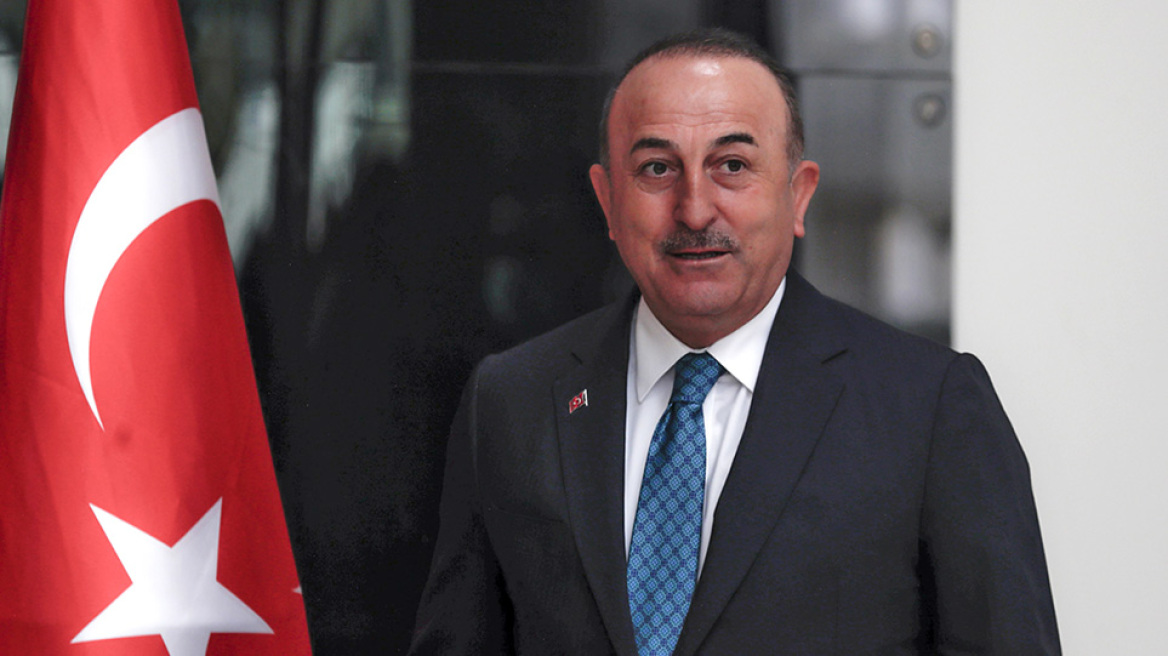 Τσαβούσογλου: «Δεν είναι μουσουλμανική» η απόφαση των Ταλιμπάν για τις γυναίκες και τα πανεπιστήμια