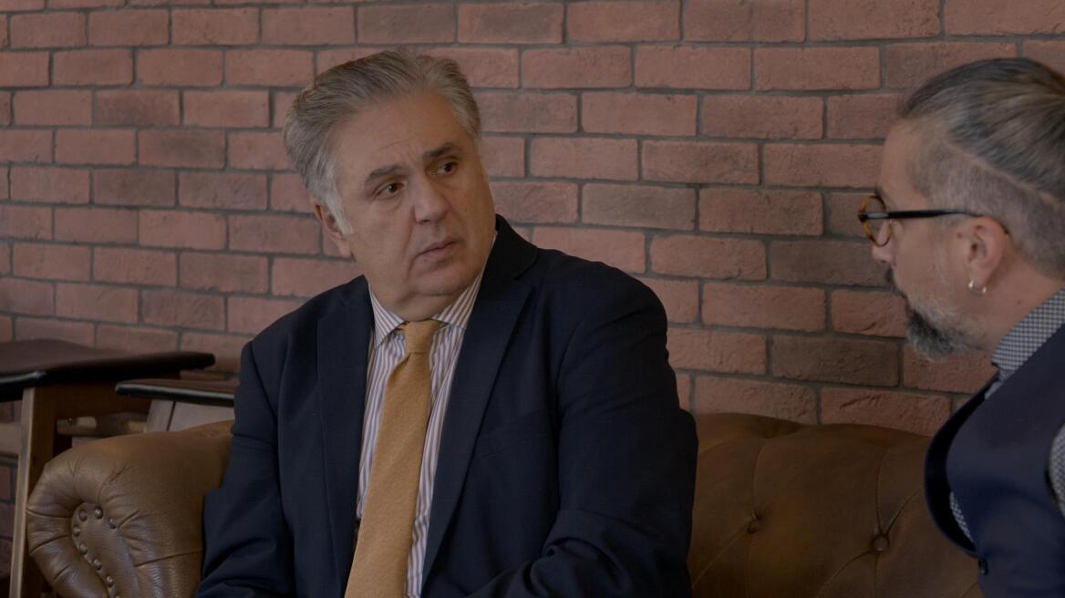 Άσε μας ρε μαμά: Ο Θωμάς δεν ξέρει πού να ξεσπάσει τα νεύρα του