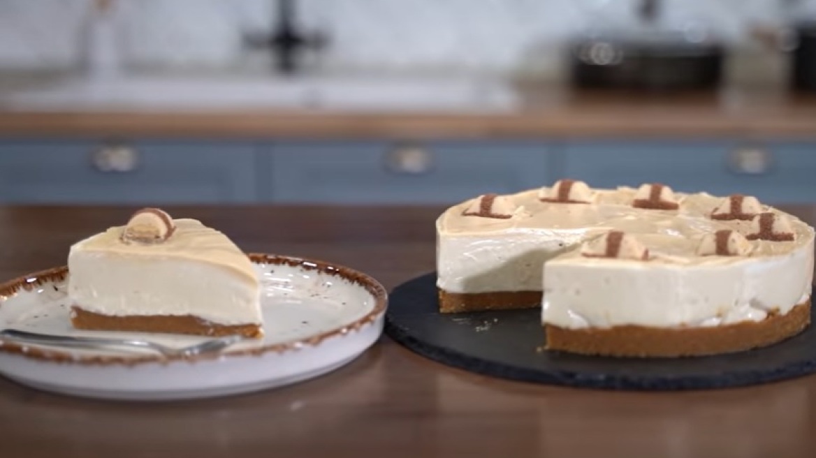 Εύκολη συνταγή για γρήγορο cheesecake με γεύση πραλίνα bueno