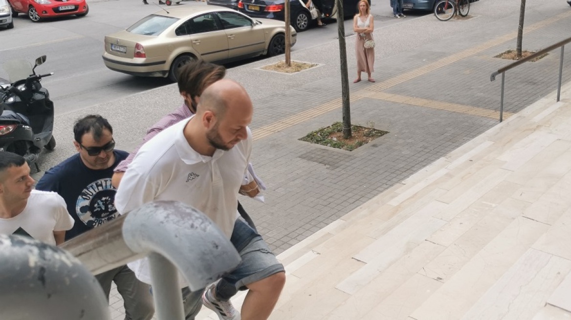 Θεσσαλονίκη: Στον εισαγγελέα ο 32χρονος πιστολέρο που άνοιξε πυρ στην Καλαμαριά