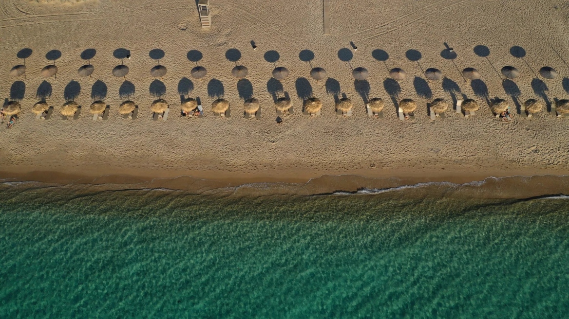  Παραλία Κάτω Νησί: Tο αντίπαλο δέος της παραλίας Σίμος στην Ελαφόνησο