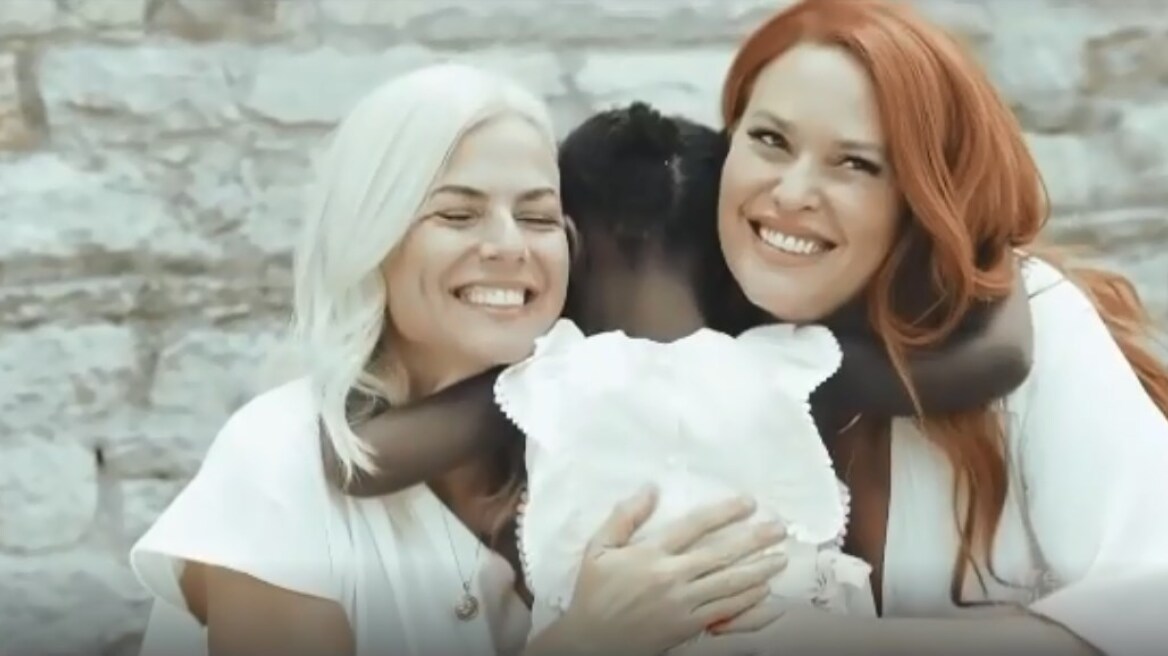 Χριστίνα Κοντοβά: Το βίντεο από τη βάφτιση της κόρης της