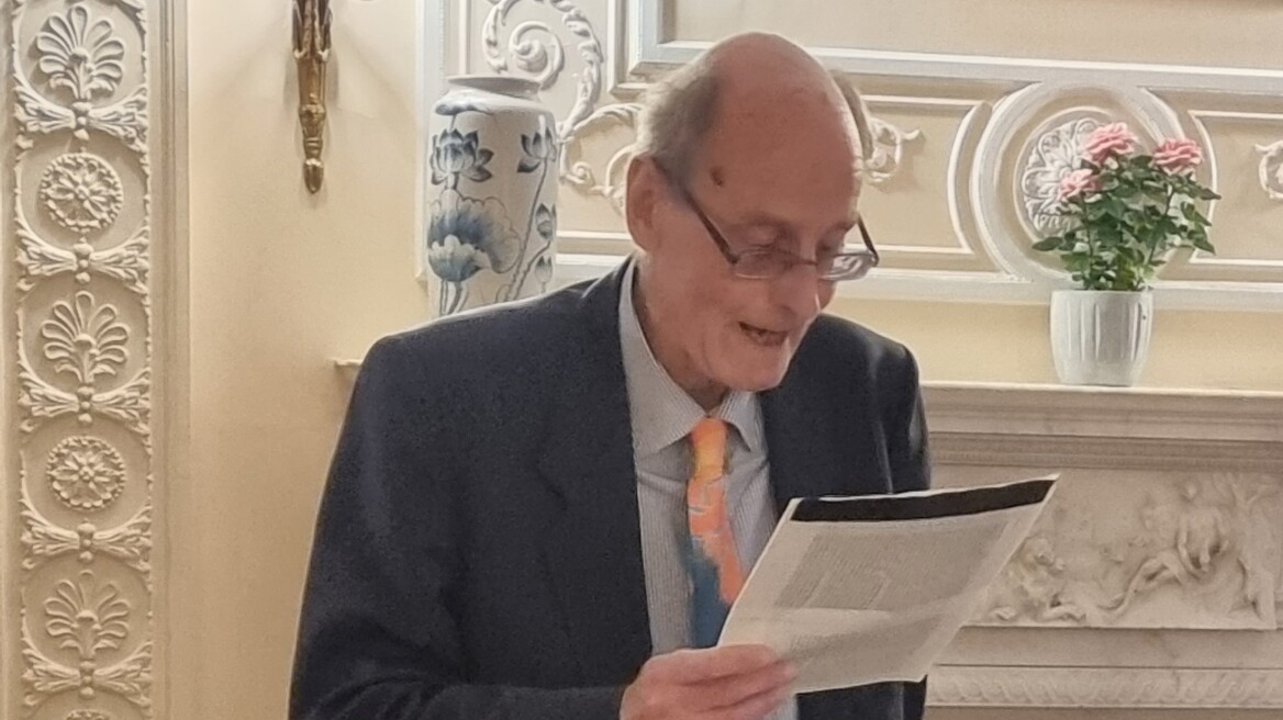 Πέθανε ο Βρετανός ελληνιστής Πίτερ Μάκριτζ