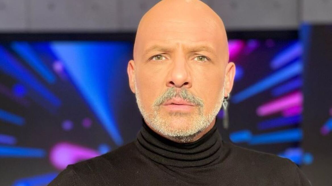 Νίκος Μουτσινάς: Τα πρώτα του λόγια, μετά το coming out - «Είμαι ο Νικόλαος και είμαι άνθρωπος»