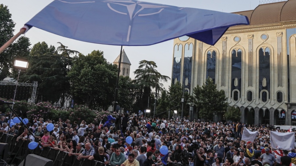 Γεωργία: Χιλιάδες διαδηλωτές βγήκαν στους δρόμους υπέρ της ένταξης της χώρας στην ΕΕ