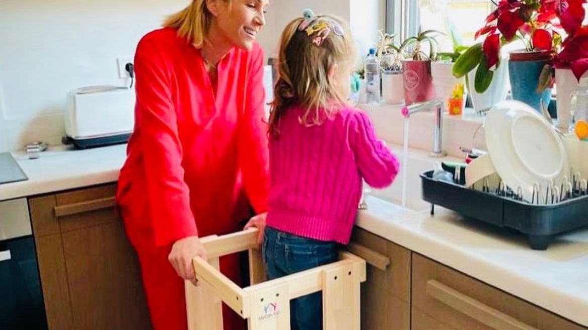 Η Τζένη Μπότση φωτογραφίζει τη μητέρα, την κόρη και την ανιψιά της μαζί