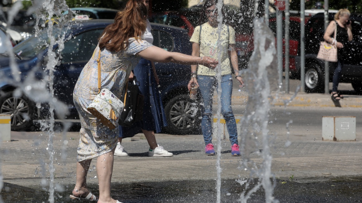 Ανοίγουν κλιματιζόμενες αίθουσες στον δήμο Αθηναίων λόγω των υψηλών θερμοκρασιών